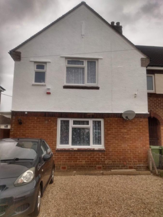 Cheltenham - 3 Bedroom, Parking, Disneyplus Kültér fotó