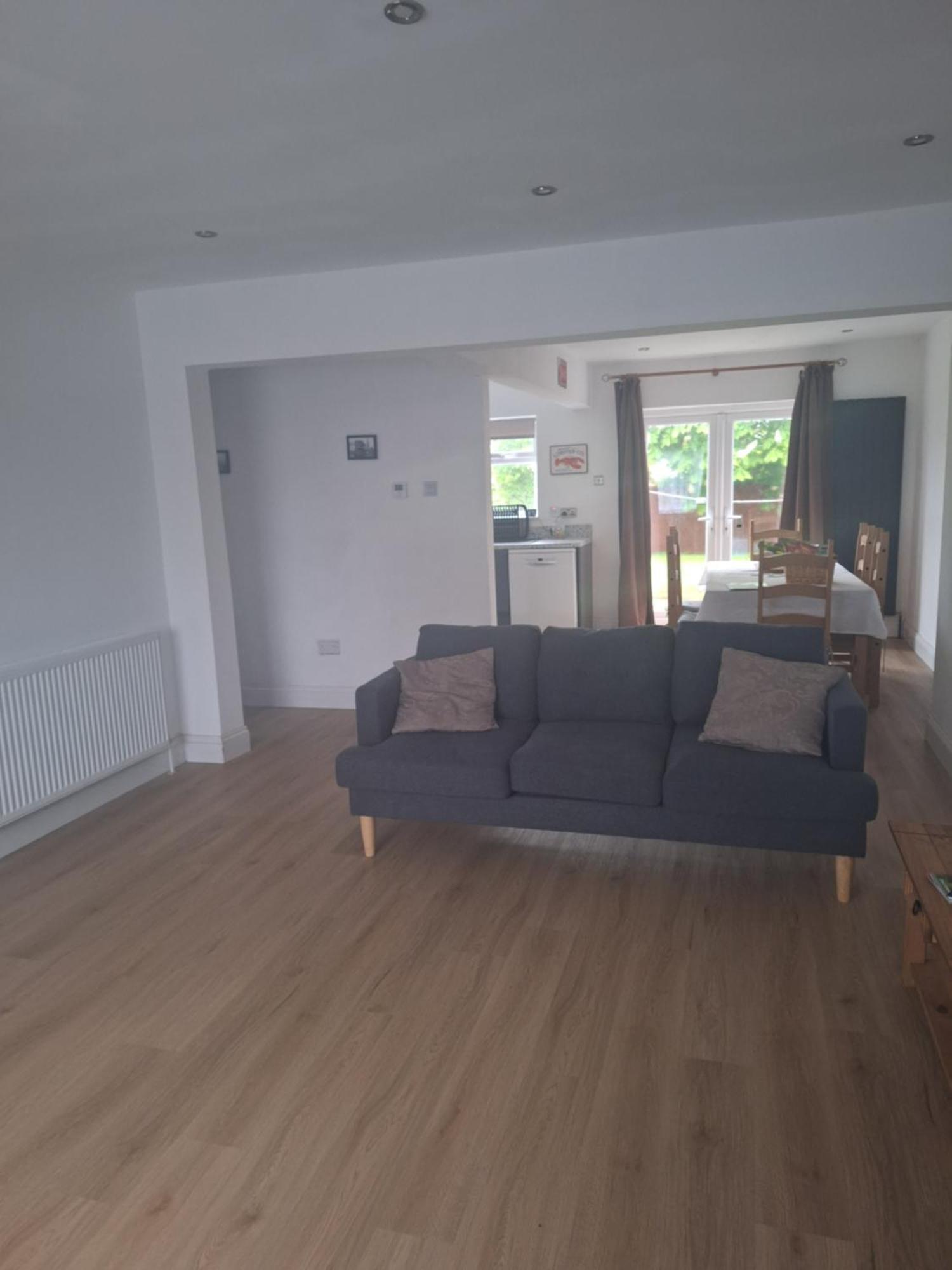 Cheltenham - 3 Bedroom, Parking, Disneyplus Kültér fotó